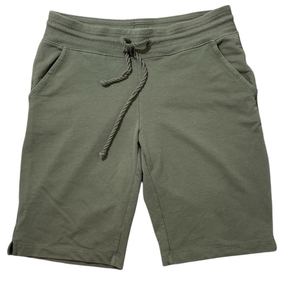 Eddie Bauer Pants - D9- Eddie Bauer Women’s Medium Green Casual Shorts